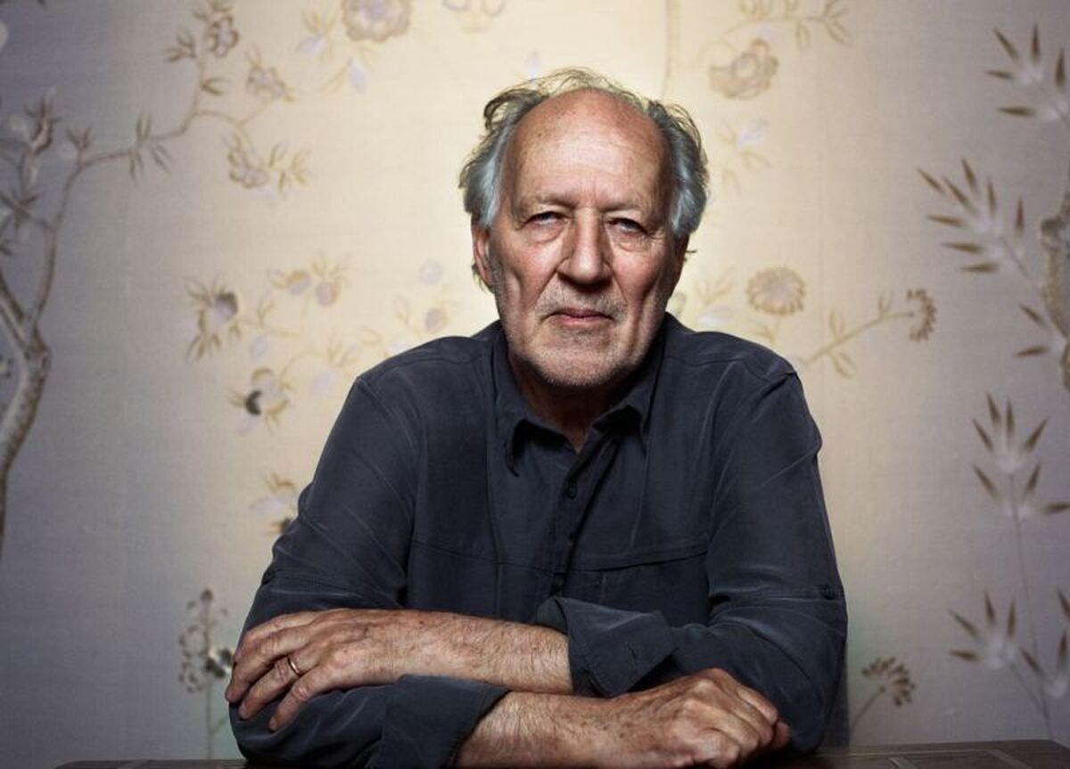 ورنر هرتزوگ شیر طلایی افتخاری ونیز را از کاپولا دریافت می‌کند