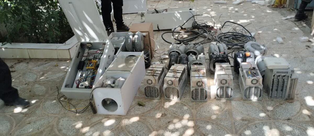 کشف ۶ دستگاه ماینر غیرمجاز در سیرچ