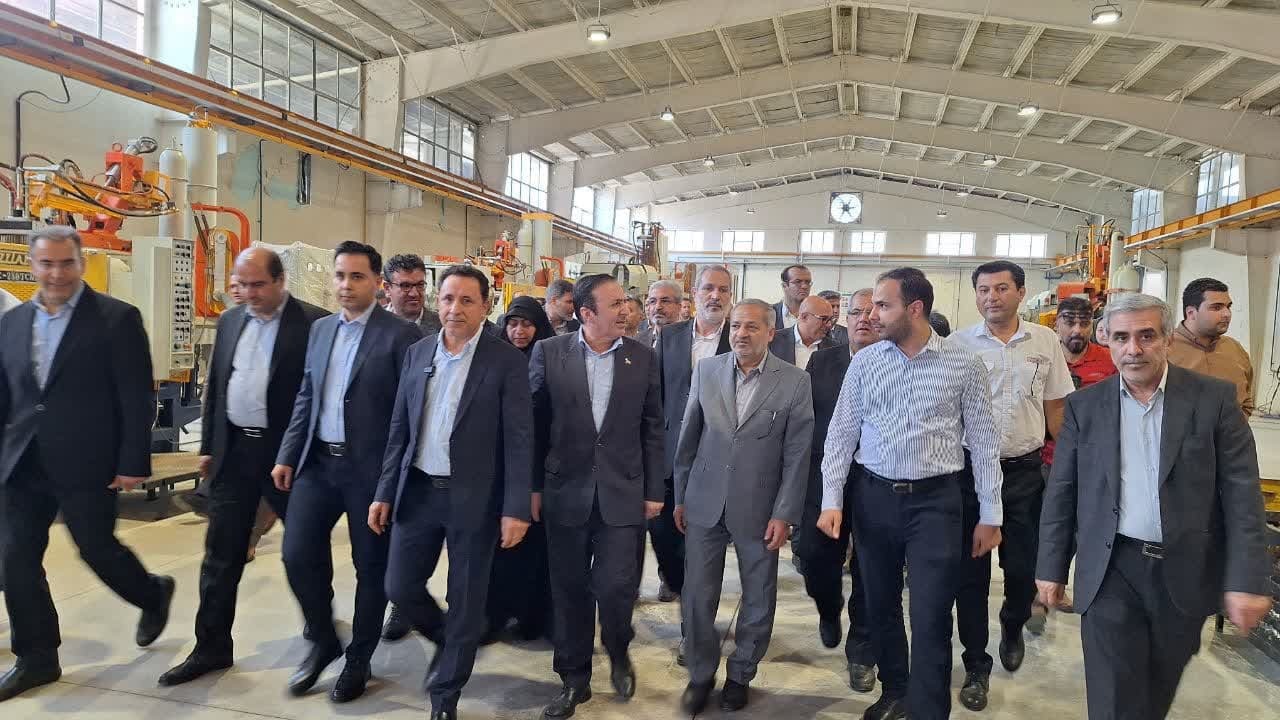 وزیر آموزش و پرورش از خط تولید کولرهای سلولزی و پلیمری بازدید کرد وزیر آموزش و پرورش از خط تولید کولرهای سلولزی و پلیمری بازدید کرد