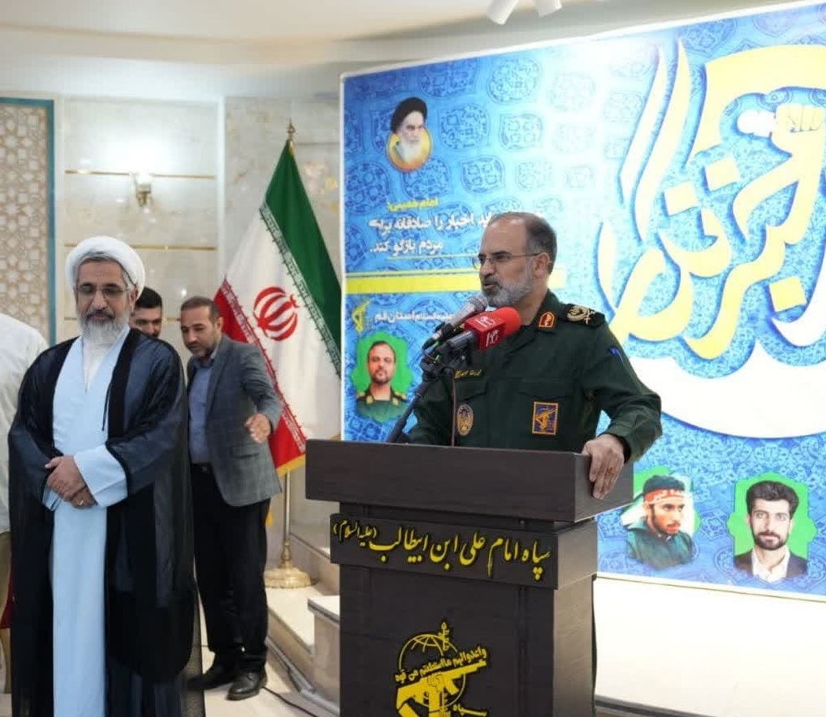 نقش خبرنگاران برای هدایت مردم به سوی اهداف نظام و اسلام بسیار حائز اهمیت است