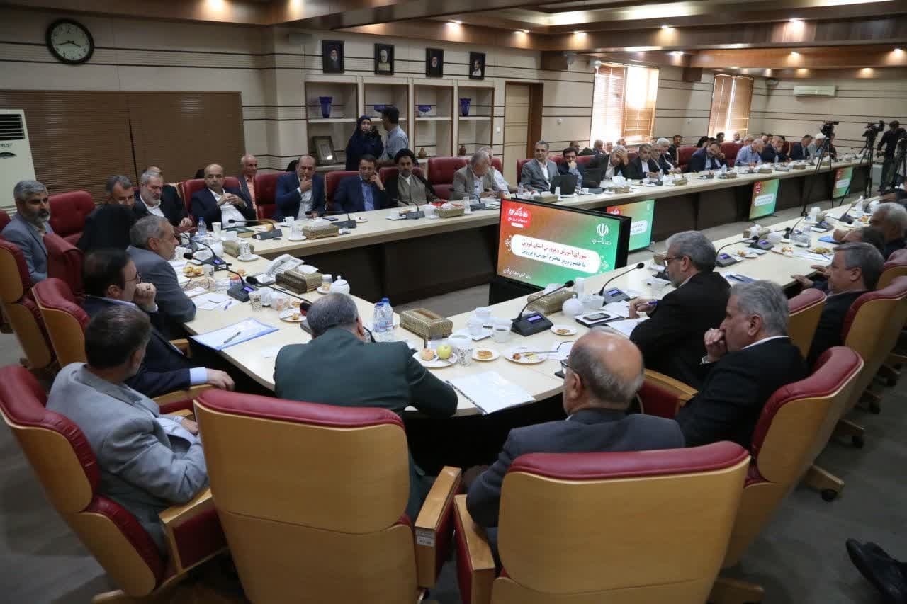 بیشتر مدارس شهرستان تاکستان قدیمی و نیازمند نوسازی و مرمت است بیشتر مدارس شهرستان تاکستان قدیمی و نیازمند نوسازی و مرمت است