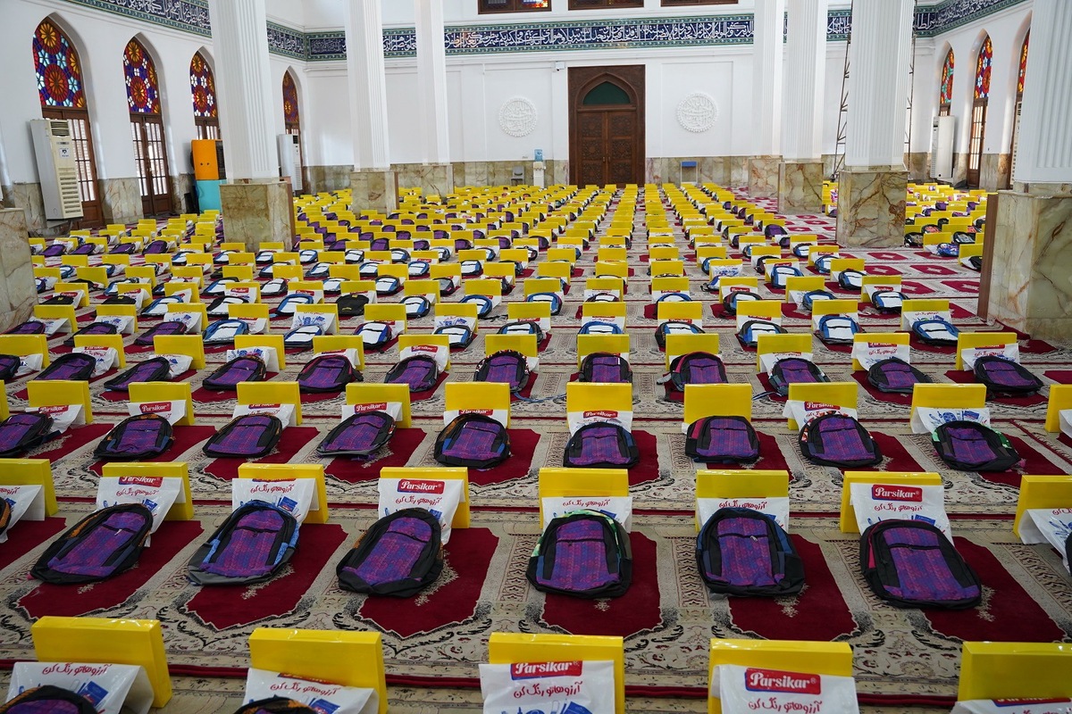 برگزاری رزمایش اهدای ۲۰ هزار بسته تحصیلی به دانش‌آموزان تحت حمایت کمیته امداد گیلان