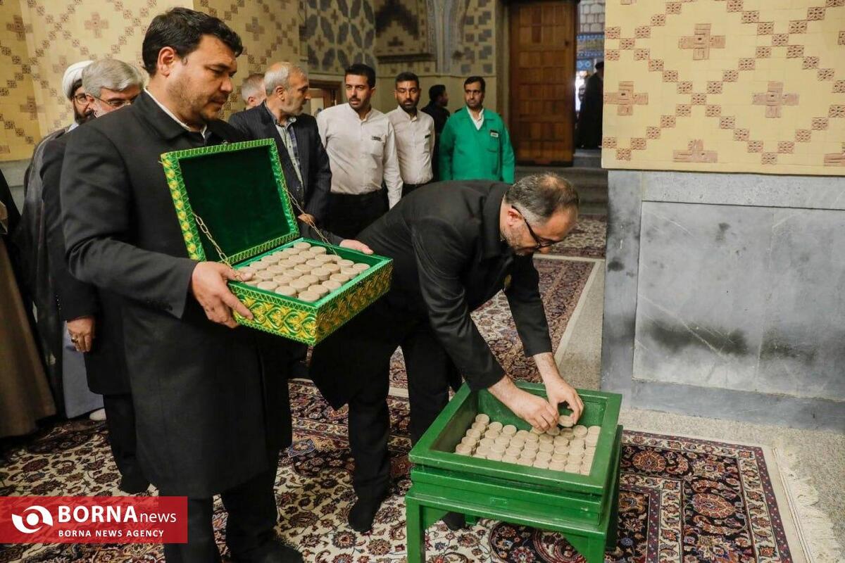 جایگزینی بیش از ۳۰۰ هزار مُهر تربت کربلا با مهرهای قدیمی حرم مطهر رضوی