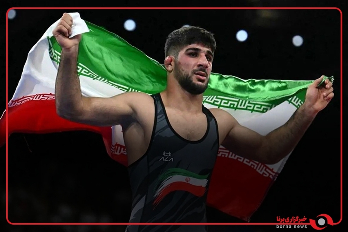 دور افتخار با پرچم ایران با چاشنی سالتو به مربی‌اش