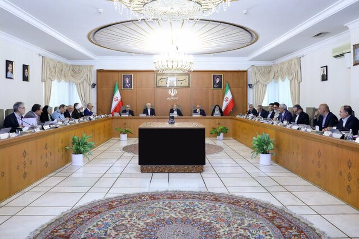 تشکر پزشکیان از مردم، صنعتگران و تولیدکنندگان برای همراهی با سیاست‌های کاهش مصرف