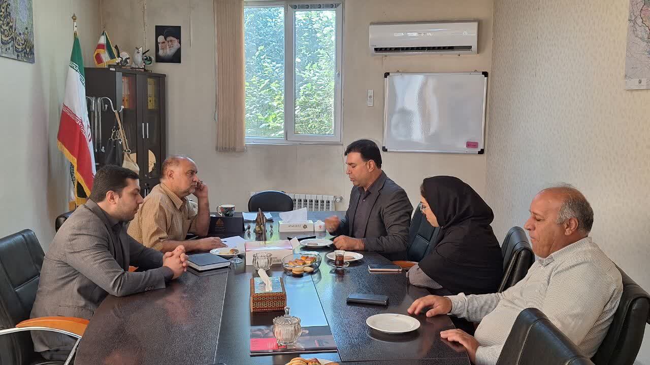 نژاد جوجه آرین بلای جان مرغداران استان قزوین/دست واسطه ها و دلالان را قطع کنید