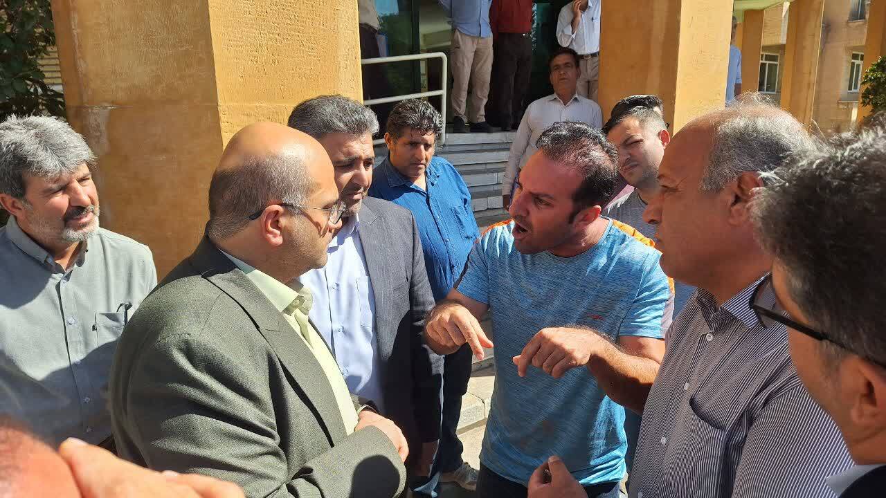 نژاد جوجه آرین بلای جان مرغداران استان قزوین/دست واسطه ها و دلالان را قطع کنید