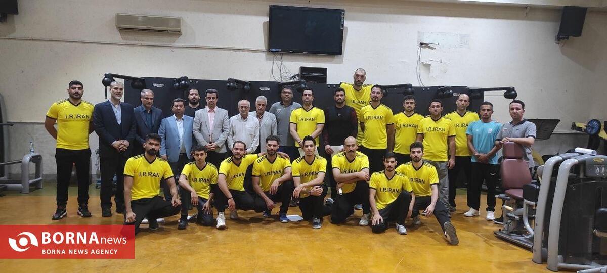 بازدید سرپرست اداره کل ورزش و جوانان از اردوی تیم ملی والیبال نشسته در مشهد