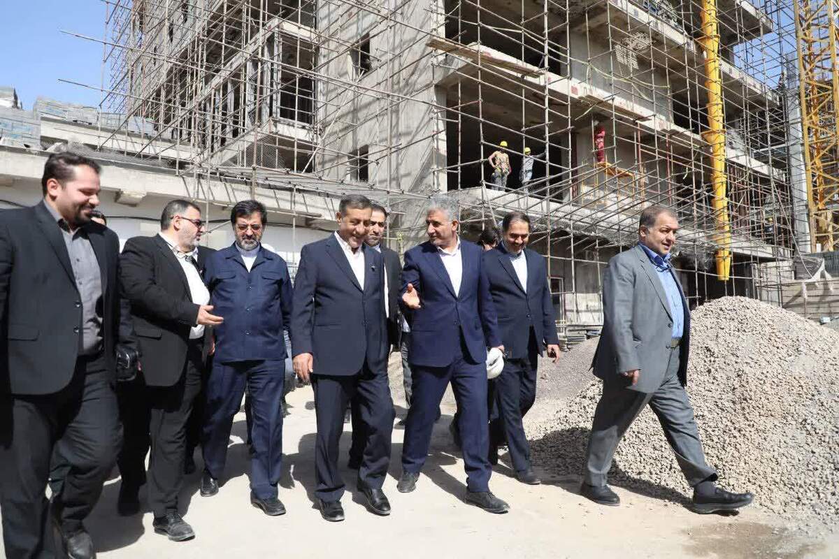 بازدید معاون اجرایی رئیس جمهور از روند احداث پروژه بیمارستان کودکان قم
