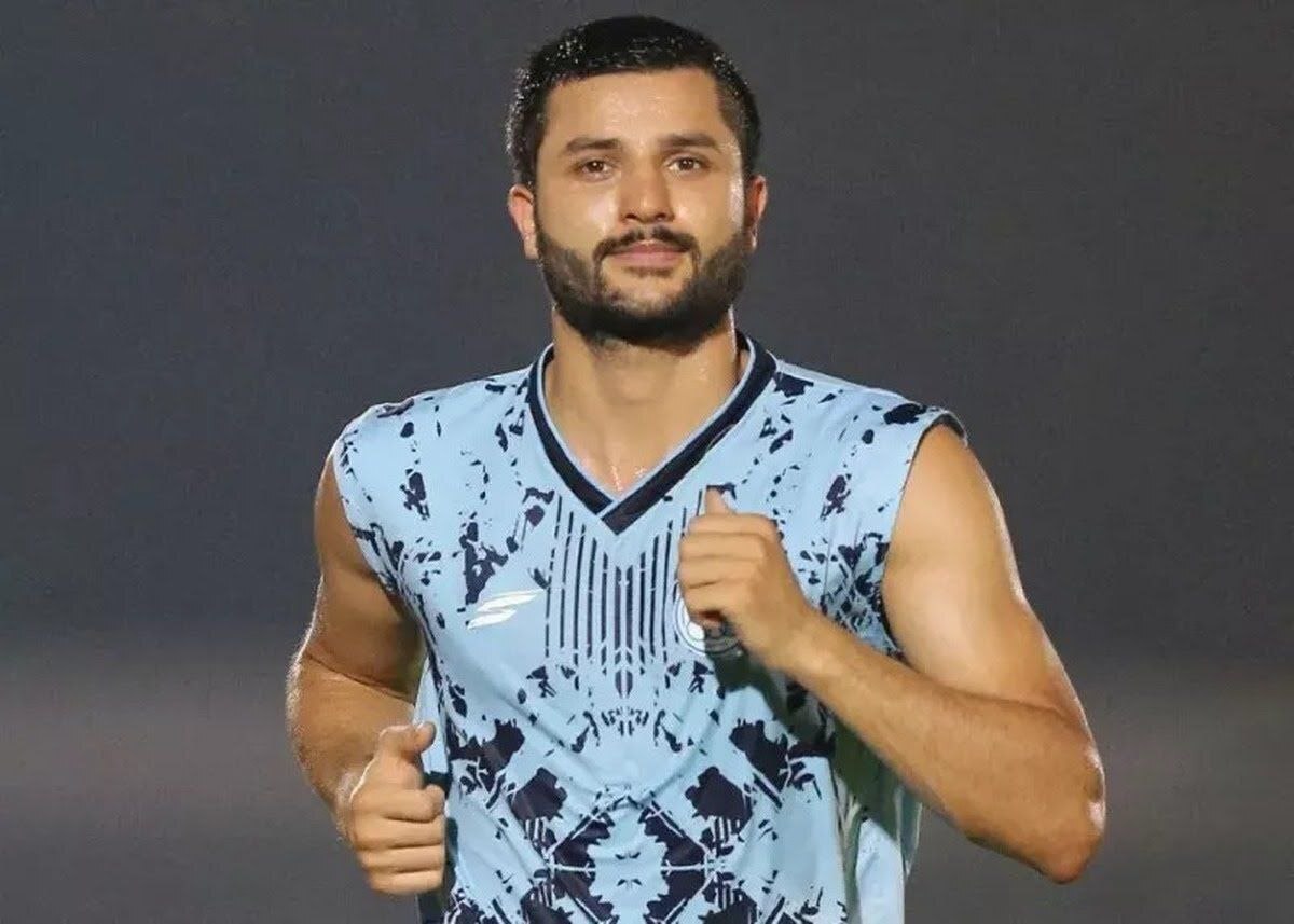 مشکل مدافع استقلال رفع شد 