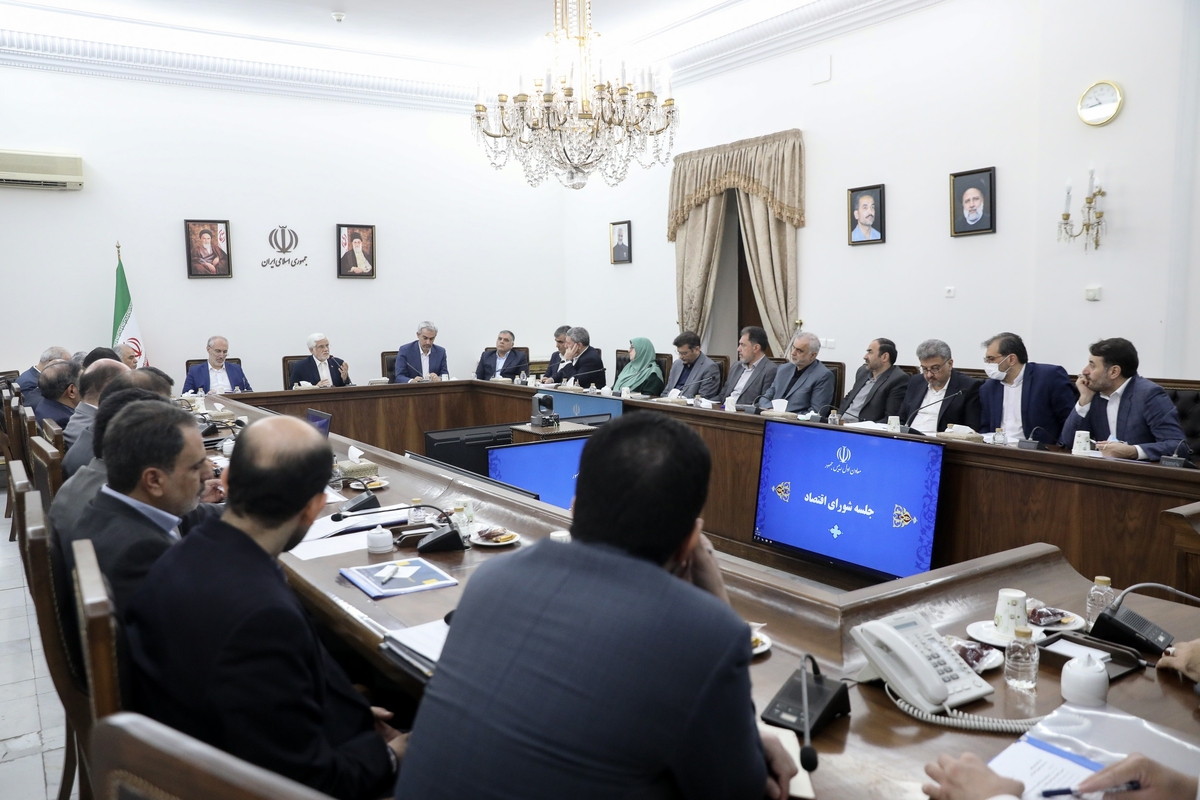 عارف: پیش‌بینی‌های اقتصادی در صورت اجرای مکانیزم ماشه صورت گرفته است