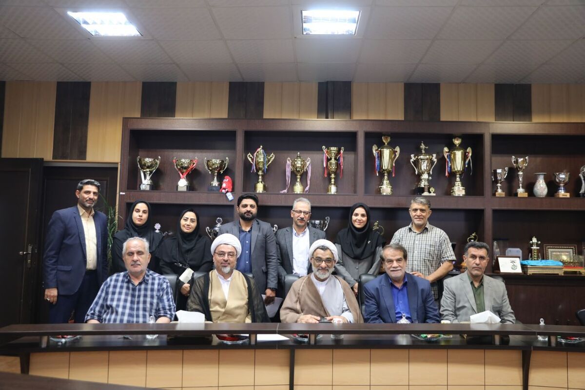 بازدید دبیر شورای عالی انقلاب فرهنگی و معاون فرهنگی ورزش همگانی از فدراسیون نابینایان