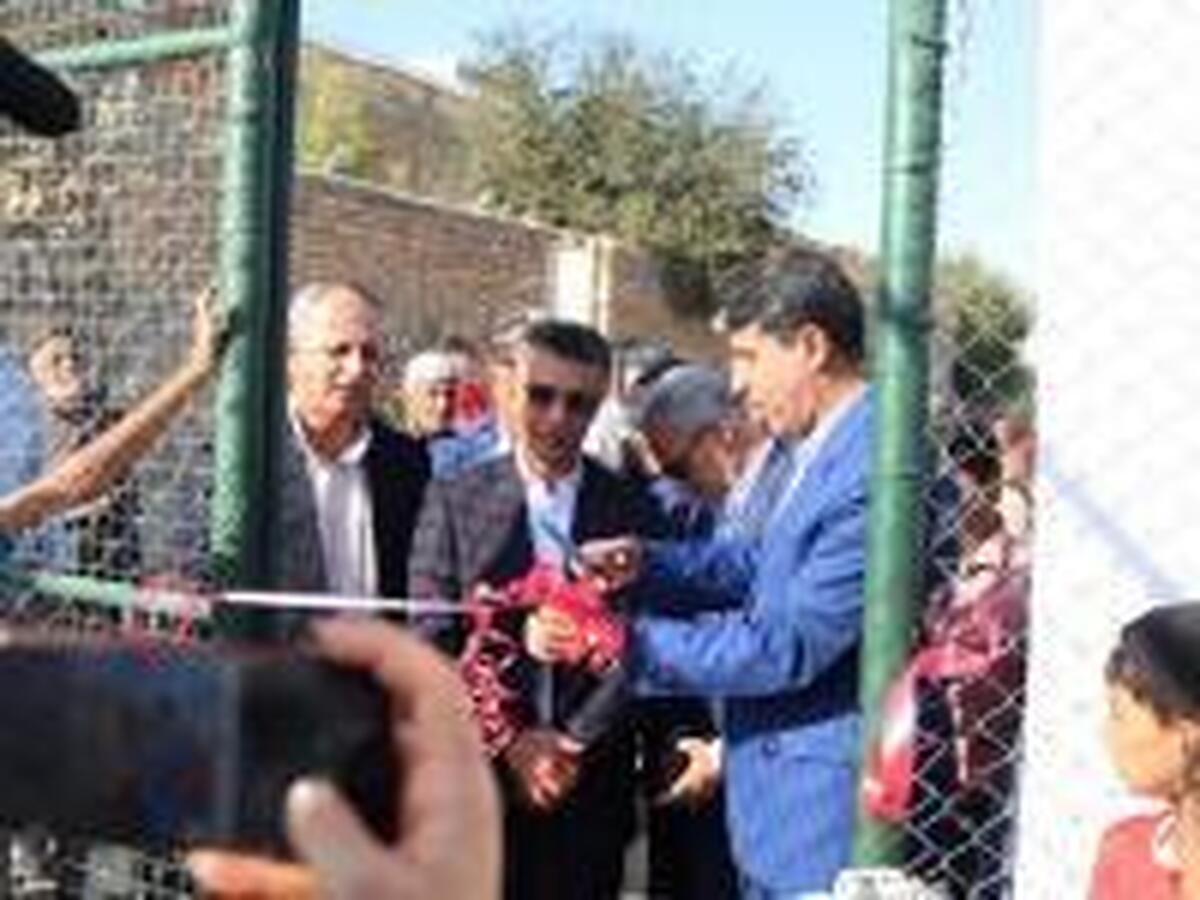 افتتاح زمین چمن مصنوعی روستای «کانی گنجی» در شهرستان قروه