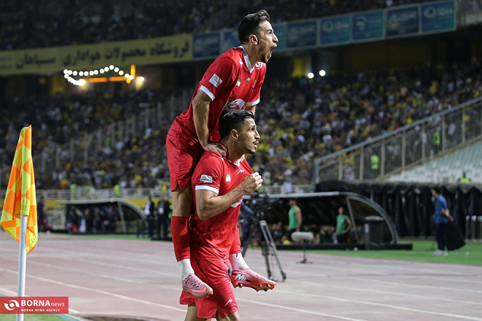 دیدار تیم‌های فوتبال سپاهان ـ پرسپولیس /۱