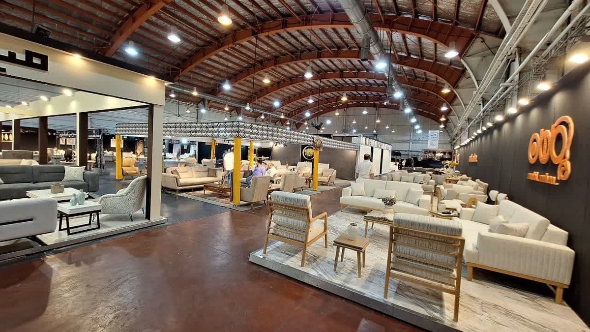 مدیران دفتر اجتماعی و امور بانوان استانداری از نمایشگاه مبلمان قزوین دیدن کردند