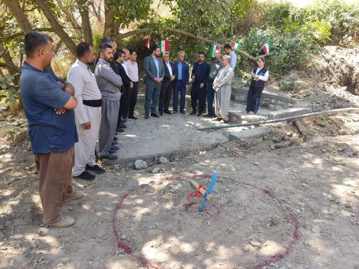 کلنگ‌زنی احداث رستوران در آبشار شلماش سردشت به‌مناسبت هفته دولت