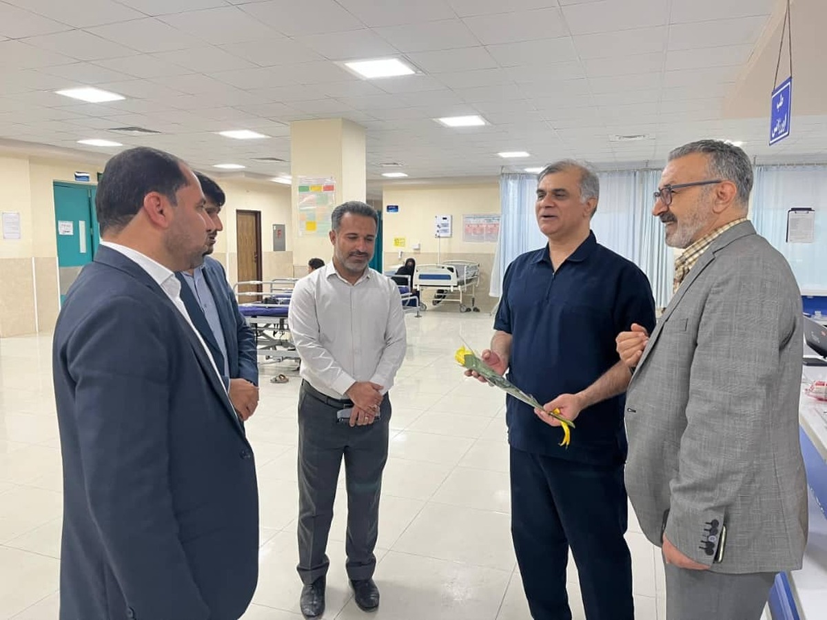 تقدیر قضات میناب از کادر درمان بیمارستان ابوالفضل (ع) در روز پزشک