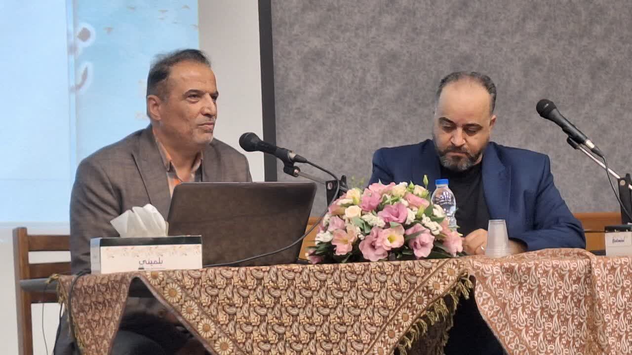 هوشمند: حمایت از رسانه های اصیل و حرفه ای و تمرکززدایی فرهنگی و عدالت در توزیع آگهیها در اولویت است هوشمند: حمایت از رسانه های اصیل و حرفه ای و تمرکززدایی فرهنگی و عدالت در توزیع آگهیها در اولویت است