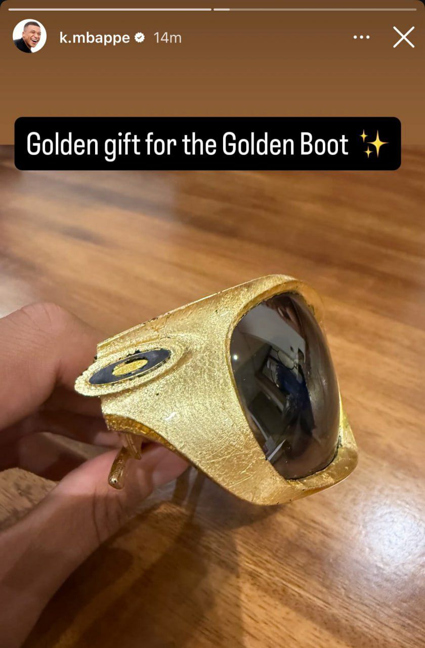 جایزه گران قیمت و لاکچری امباپه پس از دریافت کفش طلا لو رفت!+ عکس جایزه گران قیمت و لاکچری امباپه پس از دریافت کفش طلا لو رفت!+ عکس