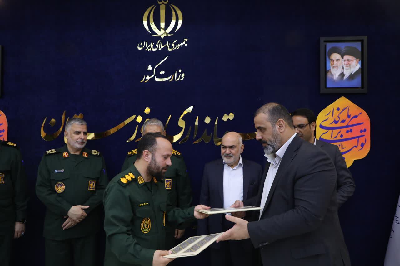 فرمانده سپاه خوزستان: آماده هر گونه کمک برای حذف مدارس کپری و سنگی هستیم