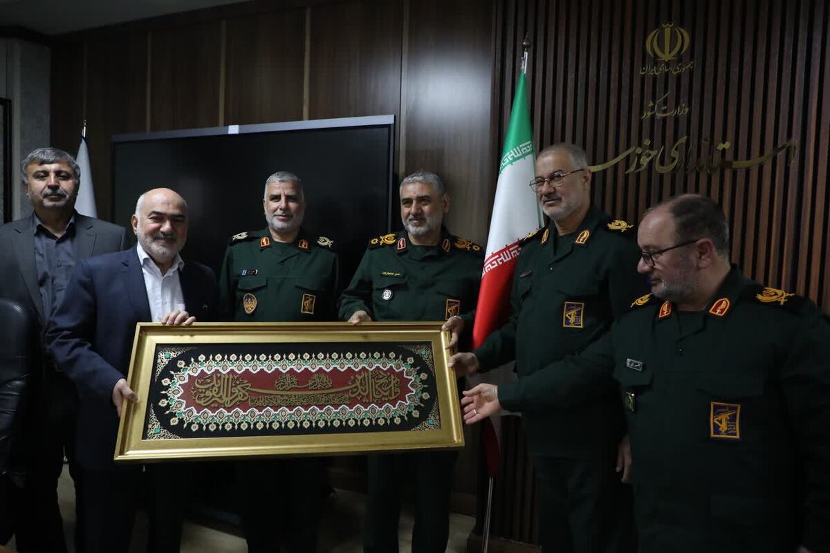 تقدیر فرمانده سپاه خوزستان از خدمات استاندار به مناسبت هفته دولت