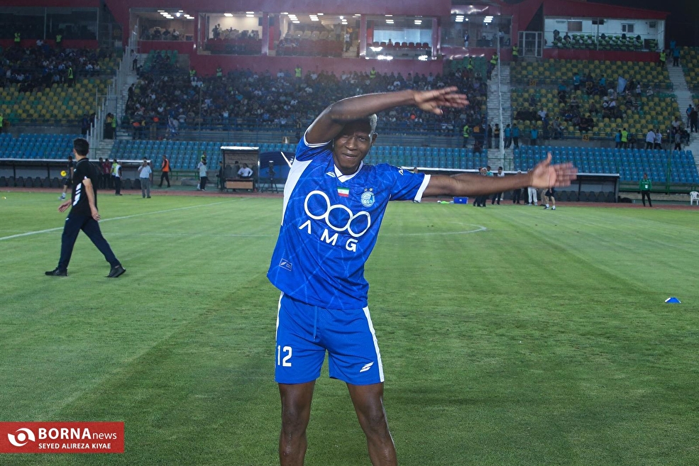 در حاشیه دیدار تیم های فوتبال استقلال- ذوب آهن