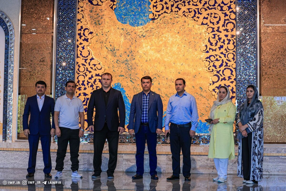  هیأت ورزشی تاجیکستان از امکانات فدراسیون کشتی ایران بازدید کرد