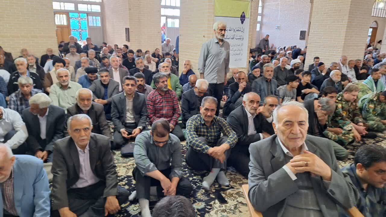 دشمن به دنبال ایجاد تفرقه و چند صدایی در میان ملت است/ نقد دولت مستند، کارشناسانه و واقع بینانه باشد