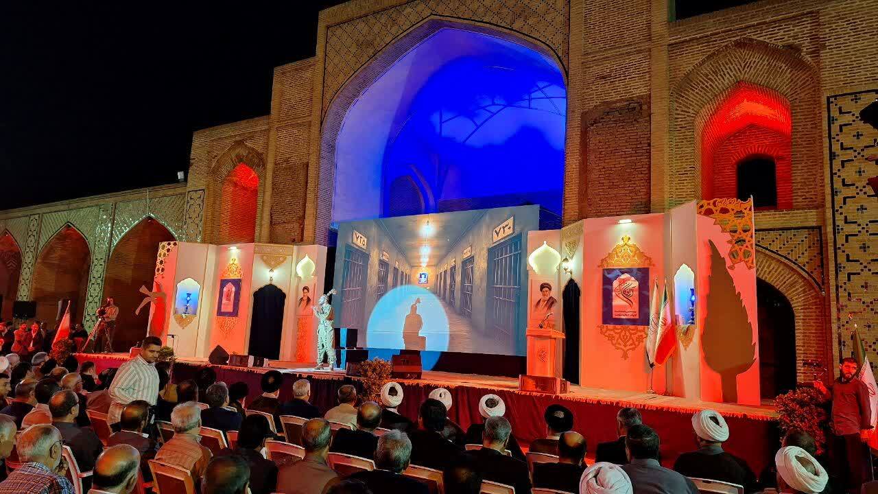 رمز ماندگاری ابوترابی فرد داشتن تقوی، زهد، اخلاص و اخلاق مداری است