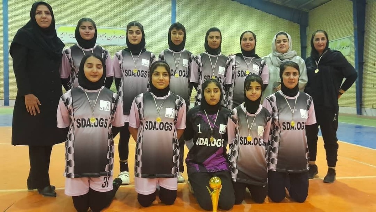 قهرمانی تیم دختران برکه دکا در مسابقات فوتسال هفته دولت شهرستان پارسیان