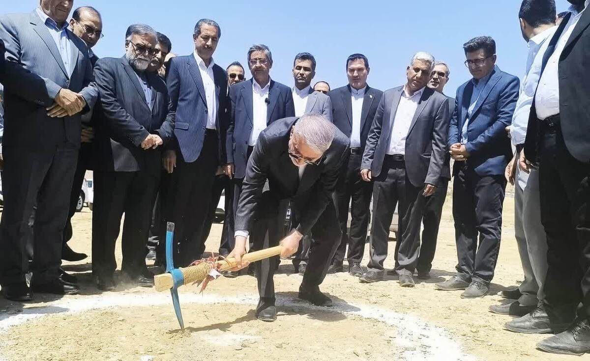 آیین کلنگ‌زنی اولین واحد تولید کود کلات ایران در لرستان  با حضور وزیر میراث فرهنگی