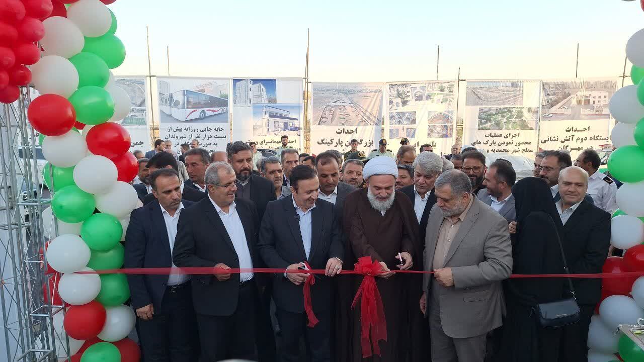 استاندار قزوین به مقام شهدی شهرستان البرز ادای احترام کرد