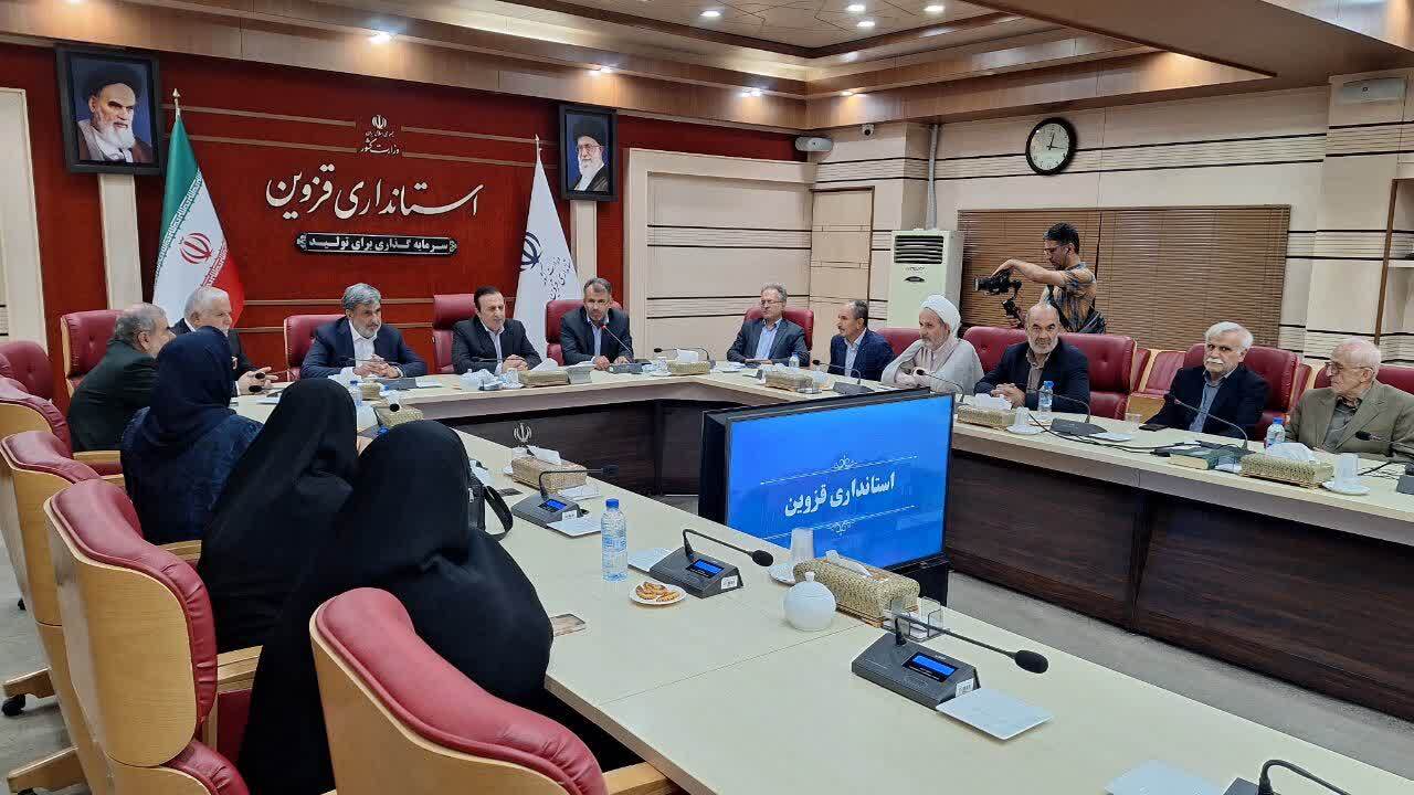 دیدار رئیس مجمع خیرین مدرسه ساز کشور با استاندار قزوین