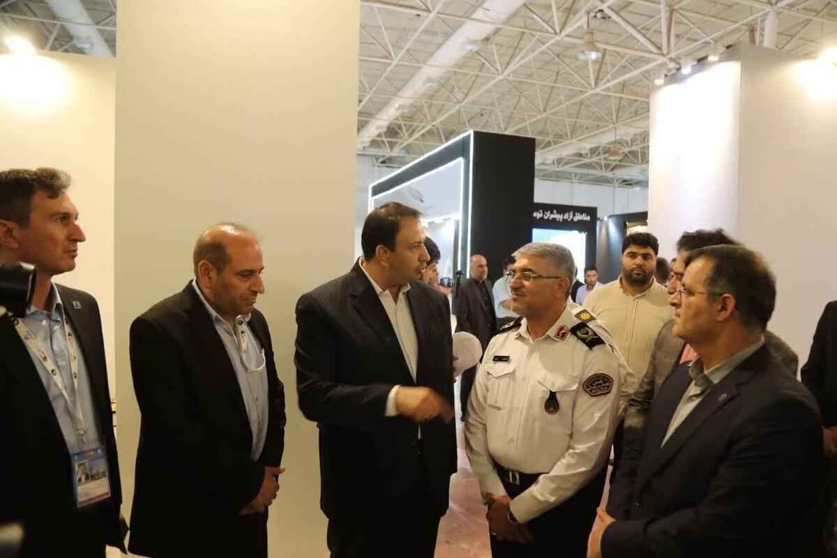 بازدید رئیس پلیس راهور فراجا از غرفه منطقه آزاد ارس در نمایشگاه بین‌المللی لجستیک