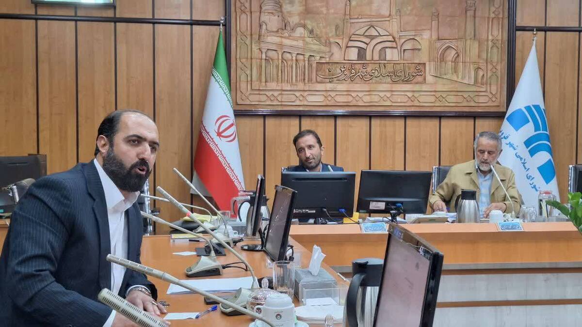 فرمانی: مدیریت شهردار قزوین چماقی است/ مدیریت پادگانی در شهر جواب نمی دهد