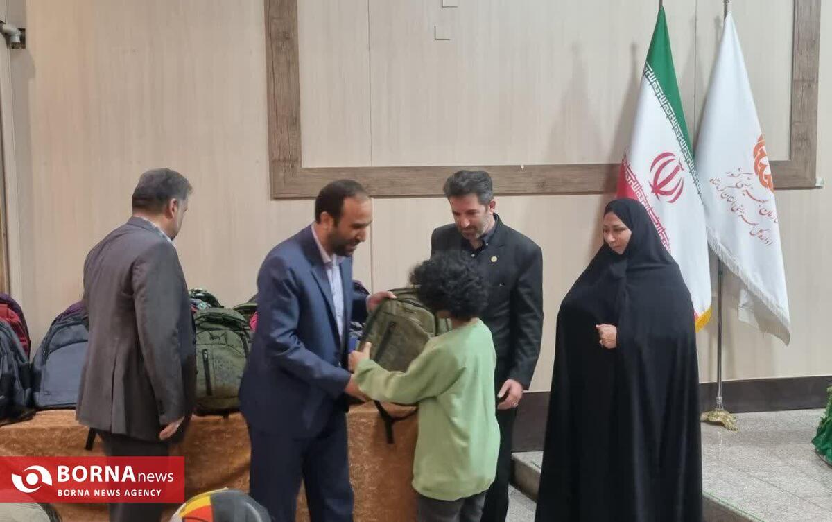 اهدای ۴۰۰۰ بسته نوشت‌افزار به دانش‌آموزان تحت پوشش بهزیستی کرمانشاه/ حمایت تحصیلی از دانشجویان معلول تا مقطع دکترا ادامه دارد