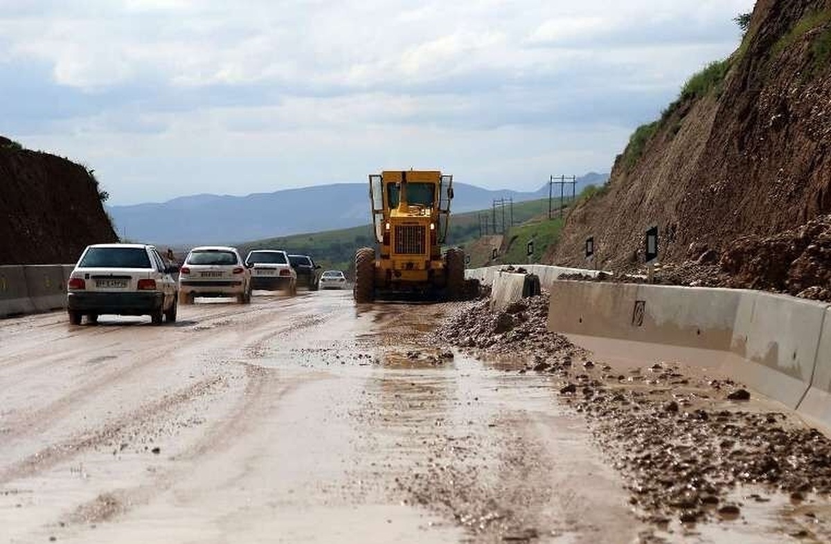 پیش بینی بارش باران و احتمال سقوط سنگ در جاده های کوهستانی البرز
