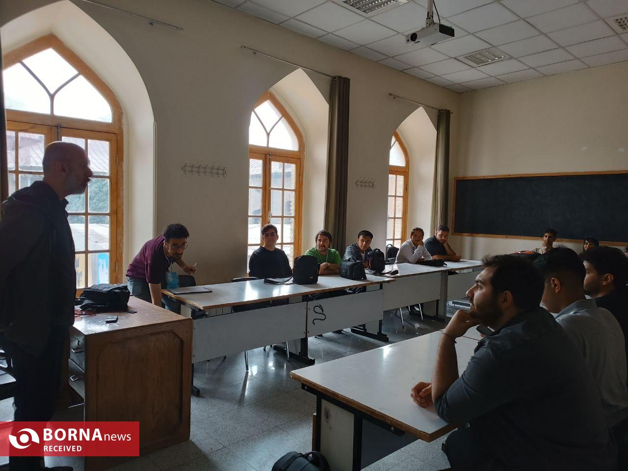 افتتاح جشنواره تجسمی جوانان در دانشگاه هنر؛ موانع آیندهسازان هنر رفع میشود افتتاح جشنواره تجسمی جوانان در دانشگاه هنر؛ موانع آیندهسازان هنر رفع میشود