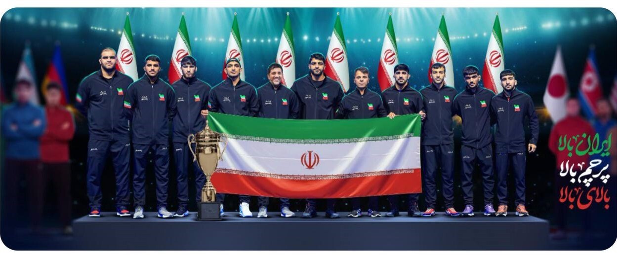 پرچم تیم ملی کشتی فرنگی ایران در دیوارنگاره میدان ولیعصر (ع) بالا رفت