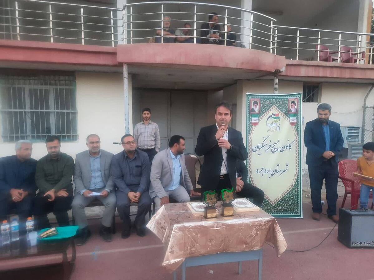 دیناروند: توسعه زیرساخت‌های ورزشی در لرستان با دولت چهاردهم سرعت بیشتری گرفته است