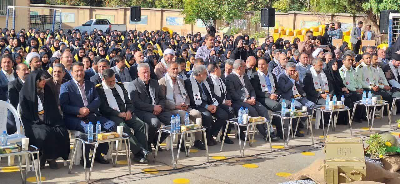 زنگ مهر و مقاومت در مدارس استان قزوین نواخته شد 