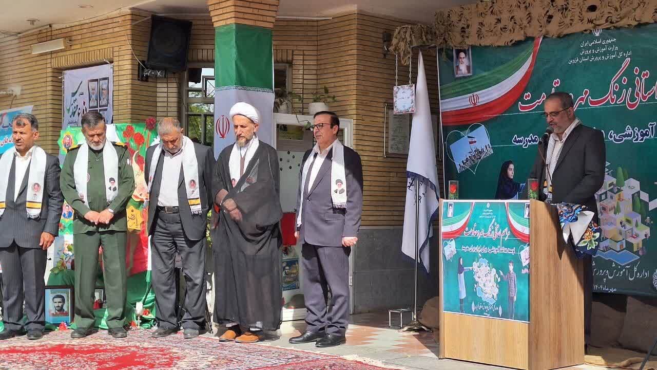 نوذری: با راه اندازی کرسی های آزاداندیشی در دبیرستانها گفتگو کردن را بیاموزیم 