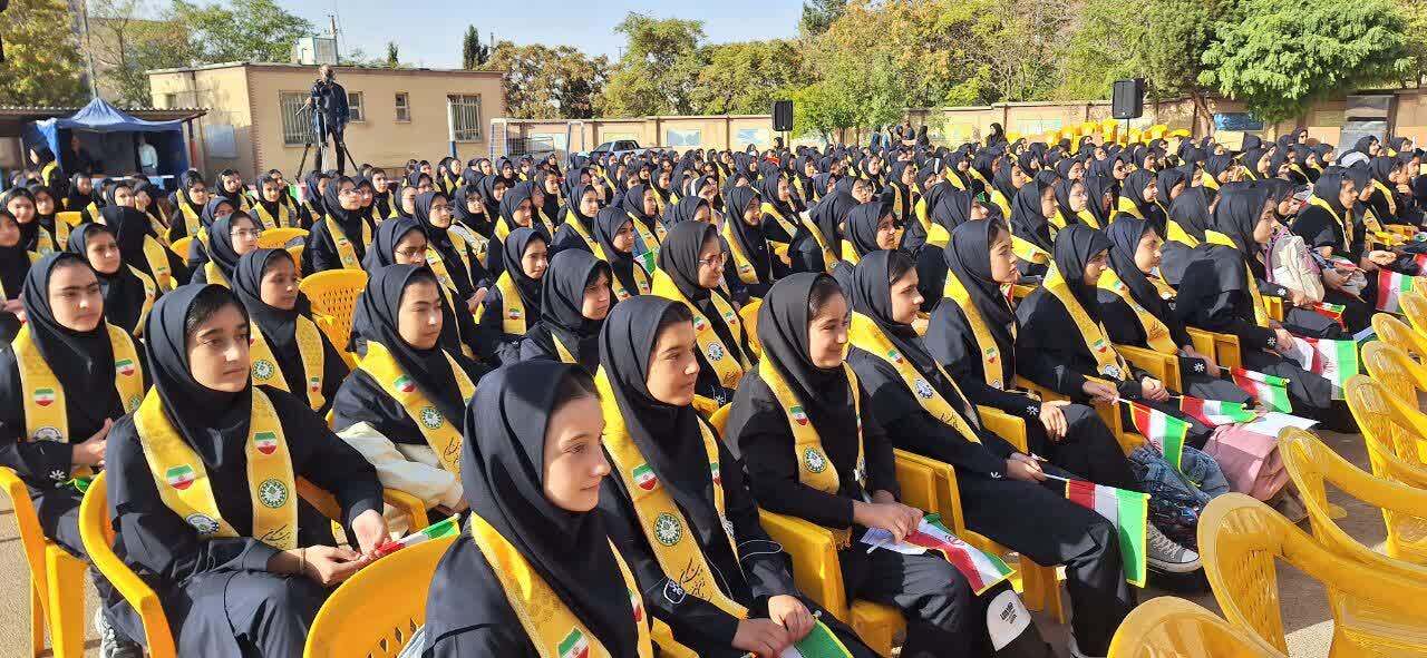 نوذری: با راه اندازی کرسی های آزاداندیشی در دبیرستانها گفتگو کردن را بیاموزیم 