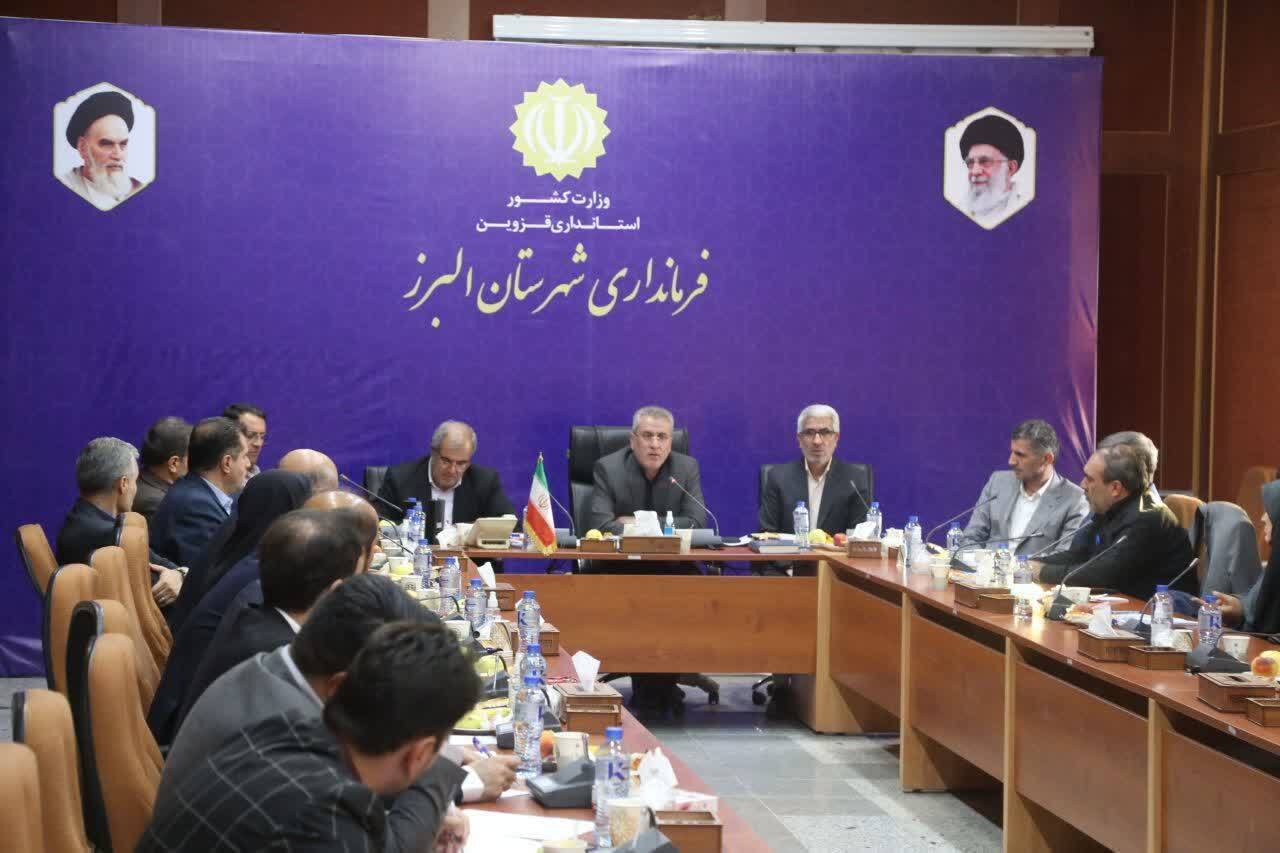 تمام قد و قاطعانه از مواضع ، سیاست ها وبرنامه های دولت حمایت میکنیم تمام قد و قاطعانه از مواضع ، سیاست ها وبرنامه های دولت حمایت میکنیم