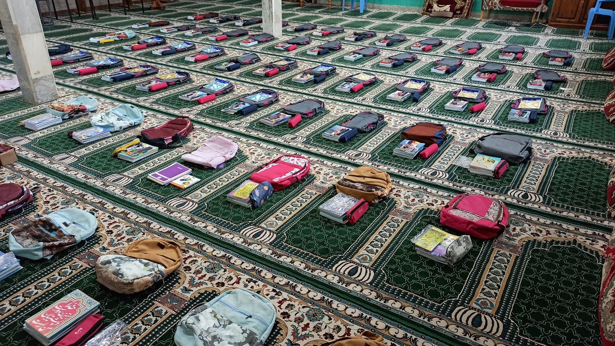 توزیع مشق مهربانی در شهرستان بندرلنگه