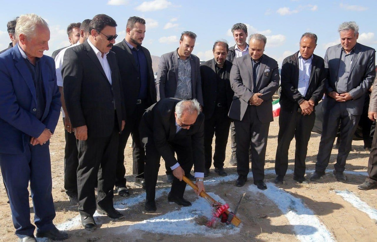 کلنگ‌زنی پروژه تامین آب شرب و دفع فاضلاب شهرک صیاد شیرازی تبریز