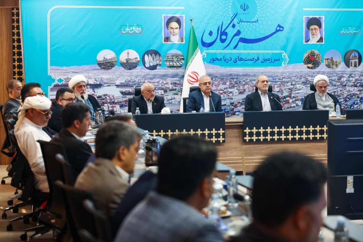 پزشکیان: دانش آموزان از هر دستگاه و ساختمانی ارزشمندترند