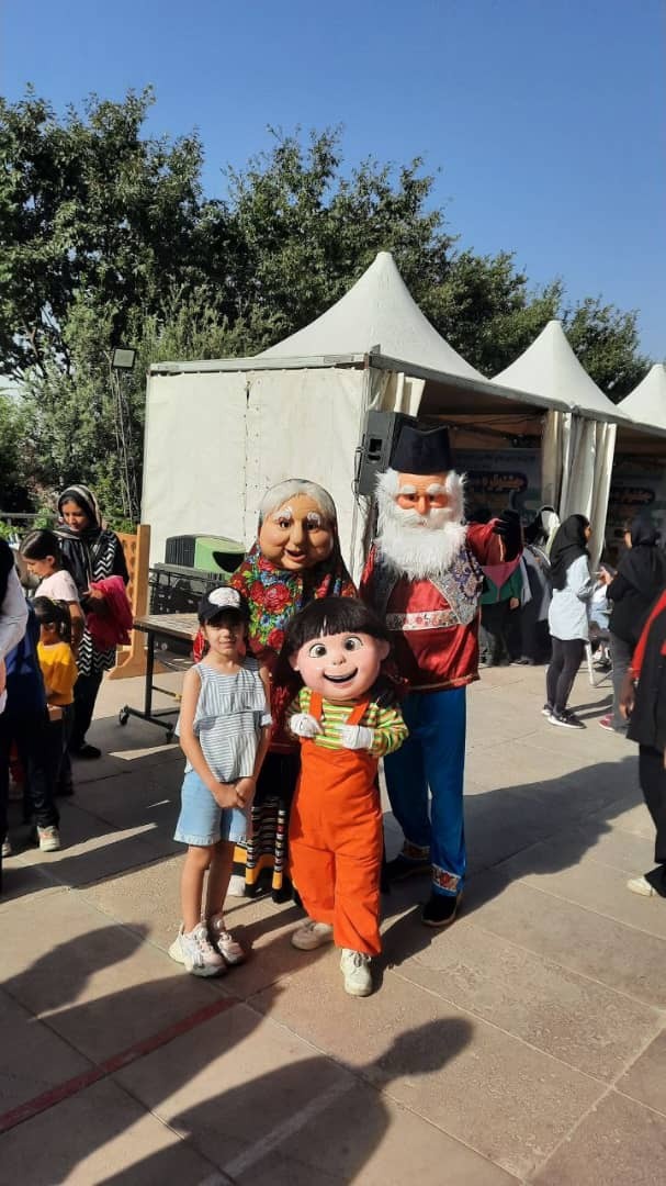 جشنواره بین‌نسلی با شعار «سالمند و خانواده» برگزار شد