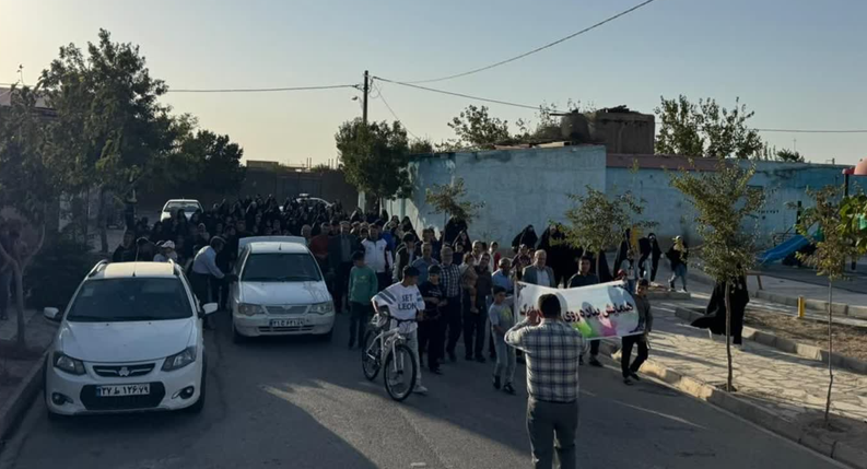 همایش پیاده روی عصرگاهی در روستای طزرک بویین زهرا برگزار شد