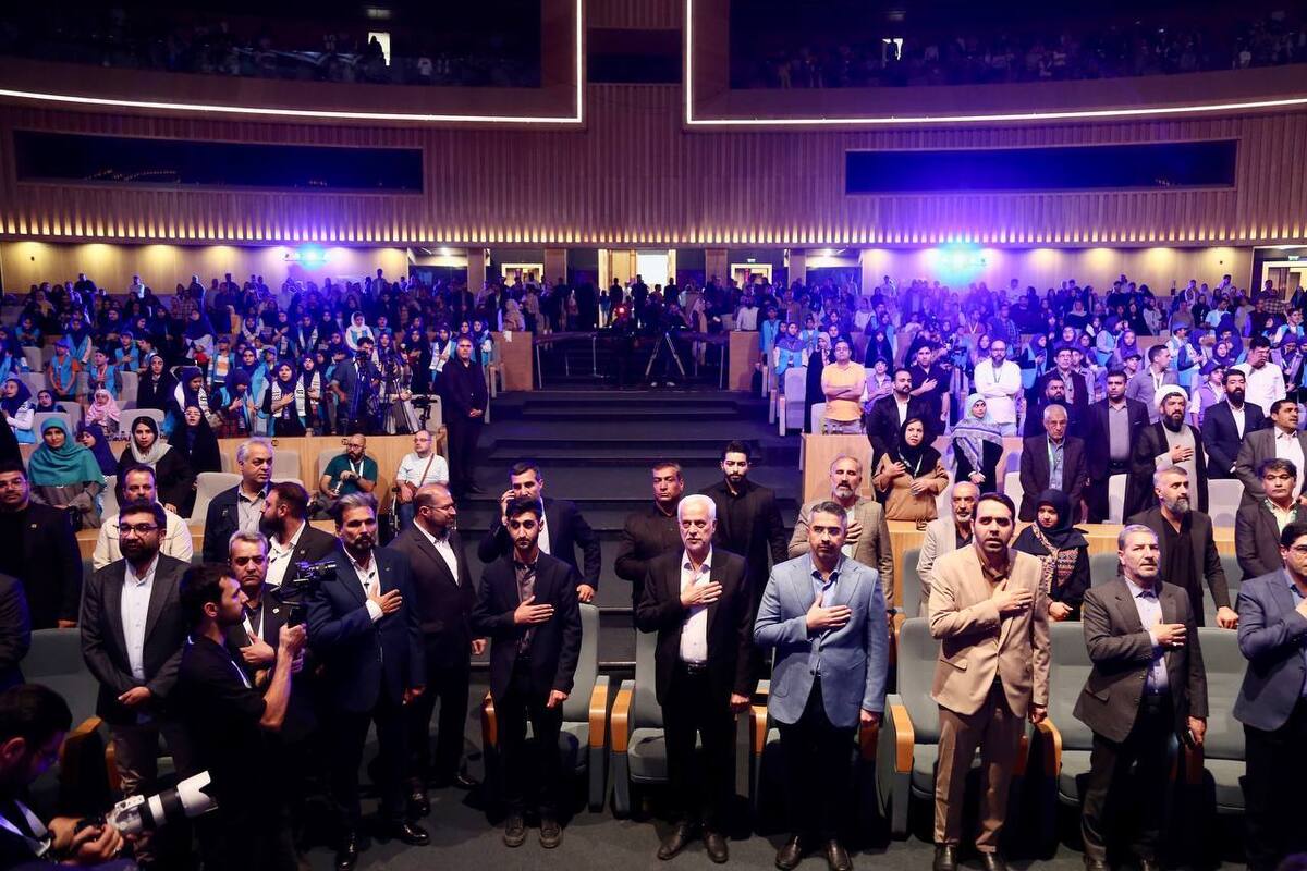 افتتاحیه ۲۵۰۰ نفری جشنواره فیلم‌های کودکان و نوجوانان در اصفهان برگزار شد